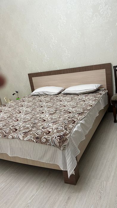 Двуспальная кровать