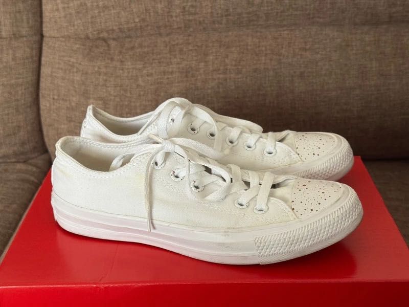 Converse All Star low albi model special mărimea 37.5