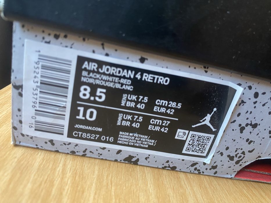 Jordan 4 Retro 2025