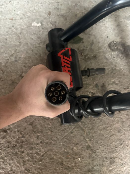 Стойка за колела за теглич