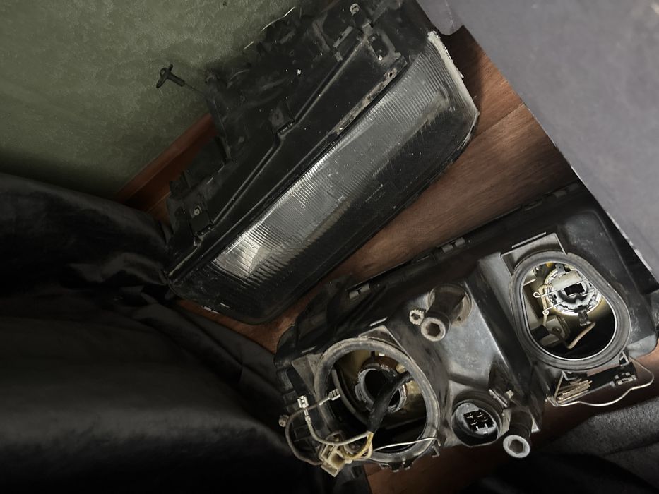 Продам фары от Ауди 200