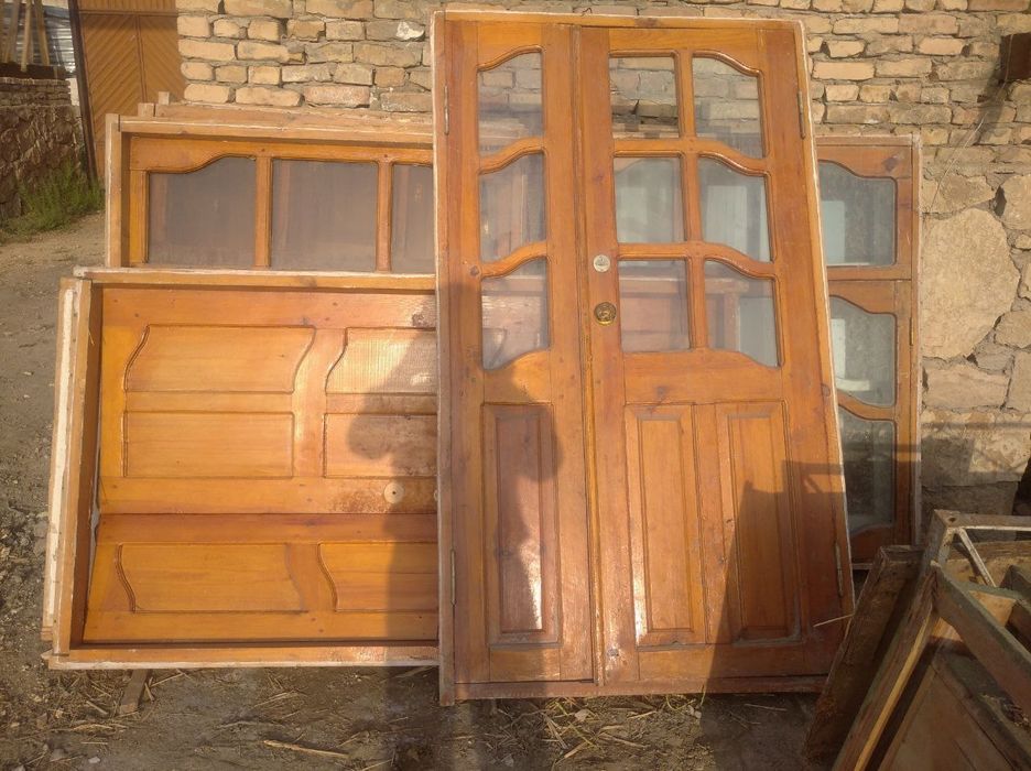 Ешик ва дераза сотилади