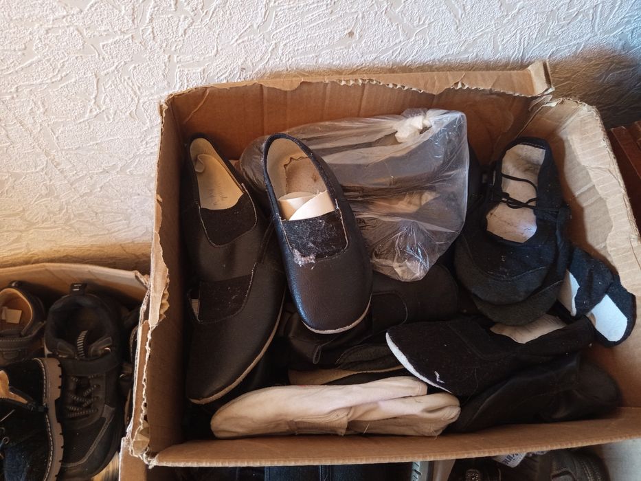 Продам чешки по 200 тенге, размеры разные