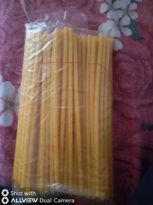 Vând lumânări mare