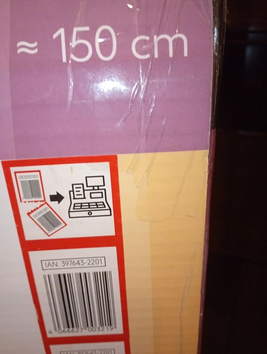 Коледна елха чисто нова ,бяла не е вадена от кутията