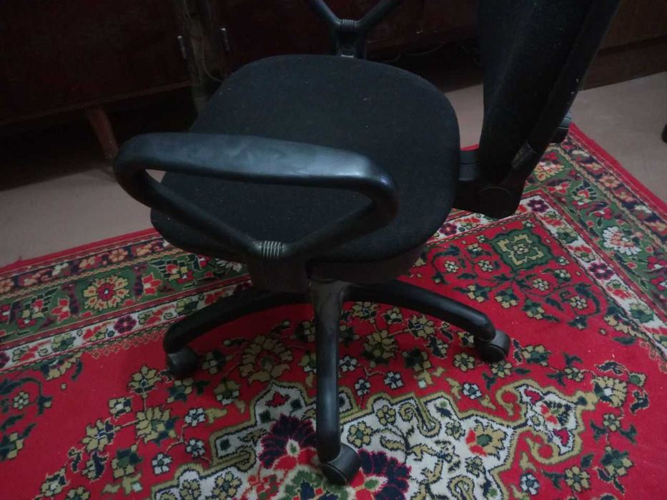 Офисное компьютерное кресло