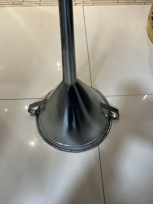 Palni mici 25 lei, si mari 35 lei .