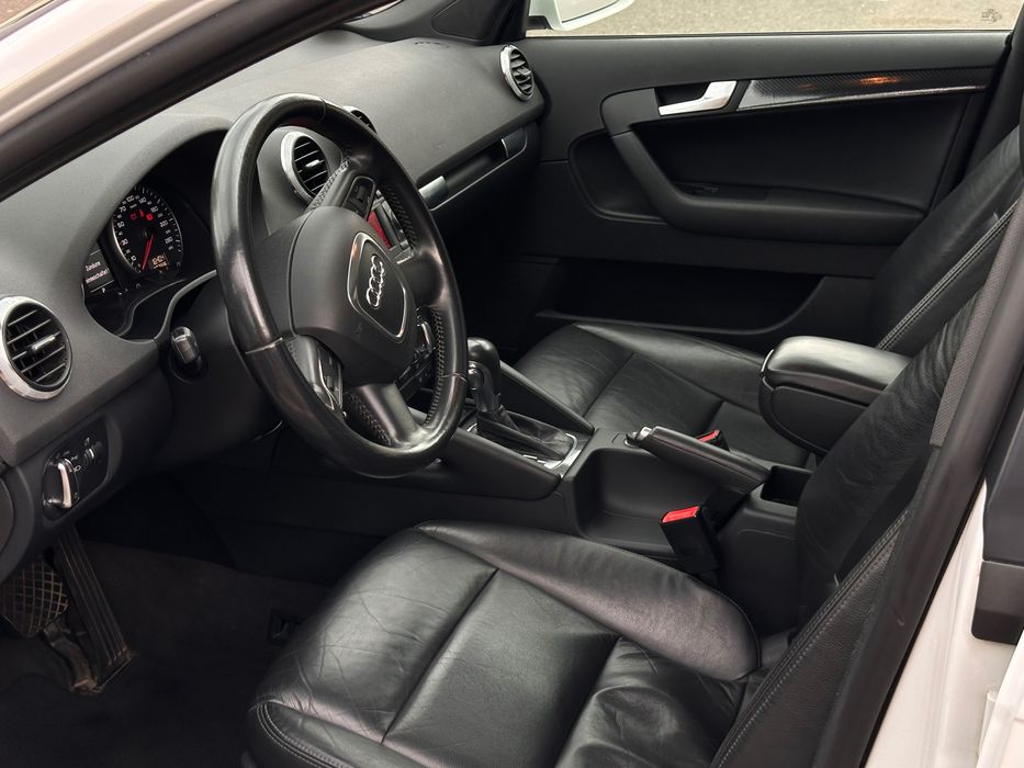 Audi A3 1.6 MPI Benzină Automată, 2010