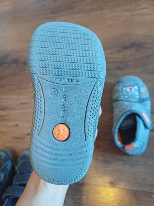 Маратонки, пантофи, ботуши до 24 номер