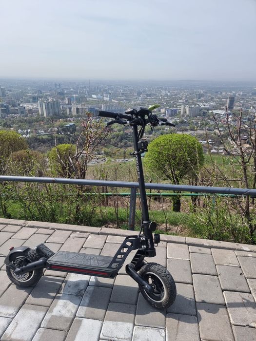Продаю электросамокат Kugoo G2 PRO