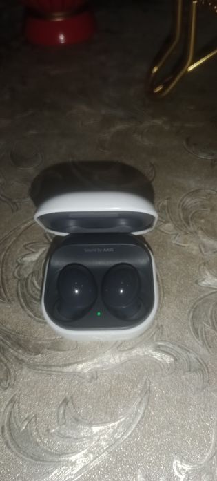 Продам наушники Самсунг Галакси бадс 2