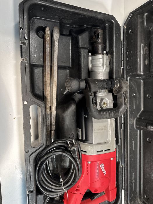 Milwaukee K900k an 2022 20Jouli demolator pereti beton bosch hilti