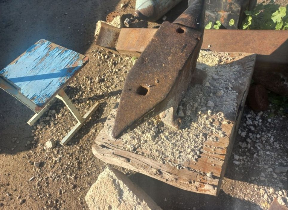 наковальня сто килограммов примерно