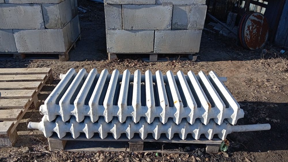 Продам чугунные батареи