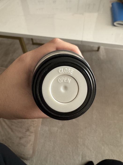 продам термос новый