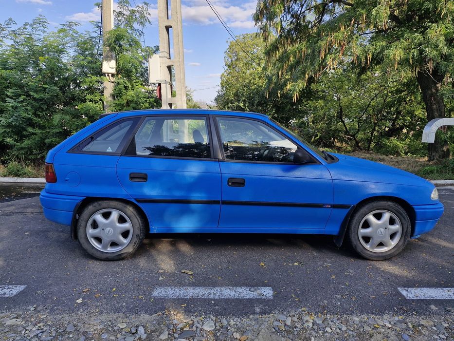 Vand opel an de fabricație 1995