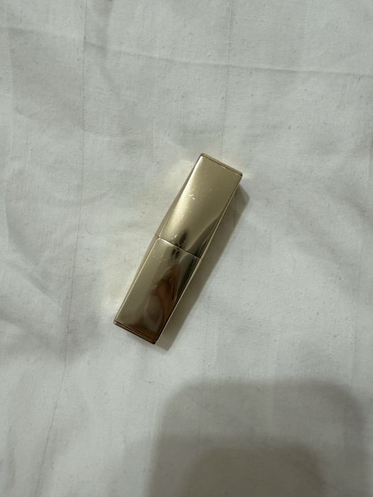 Помада Estee Lauder