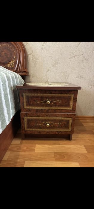 Продам спальный гарнитур