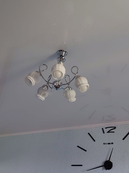 Люстра продаётся