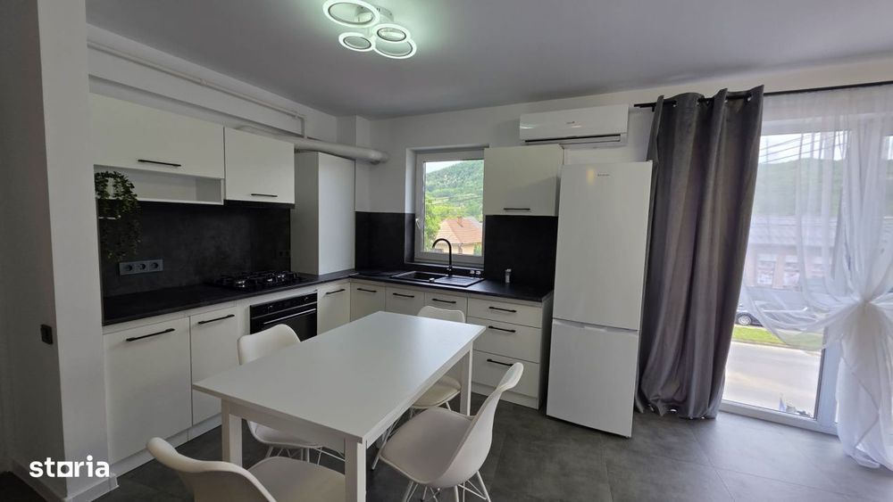 Apartament 3 camere, 64 mp, parcare privata, zona Orasul Vechi