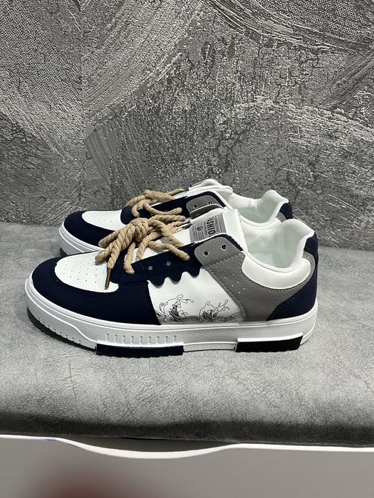 Продам кроссовки