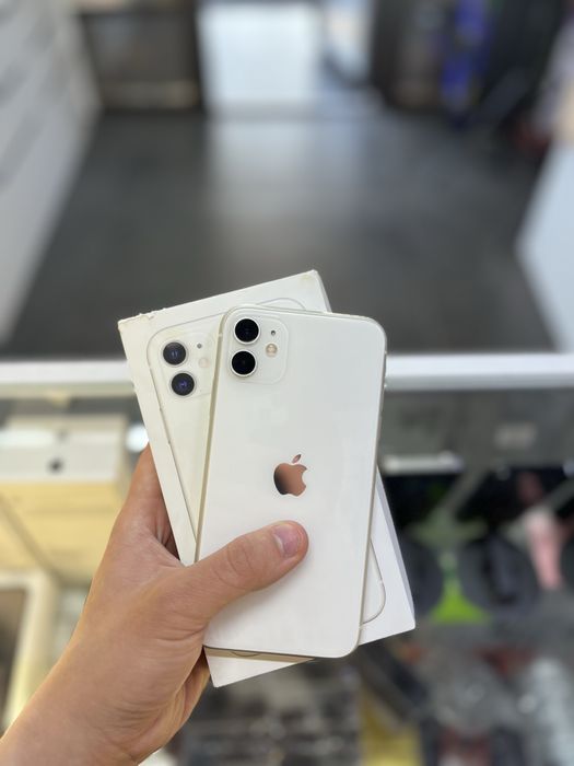 Продам идеальный iphone 11
