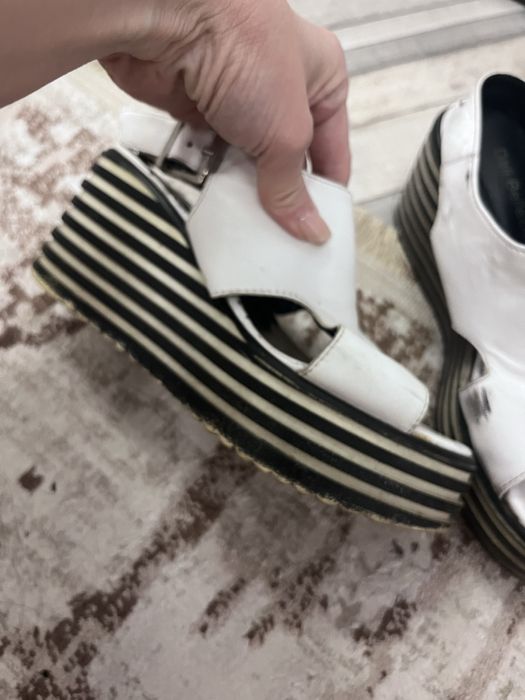 Продам женскую обувь