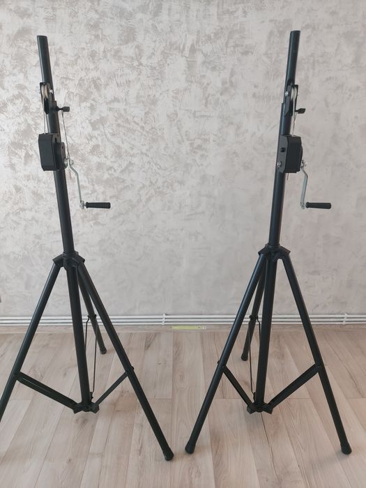 Stative schela lumini sau boxe noi