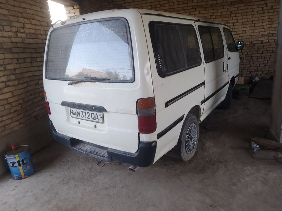 Toyota mikra avtobus sotiladi