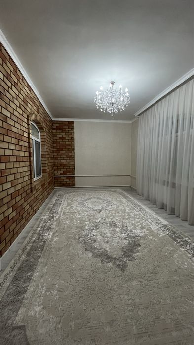 Үй сатылады.