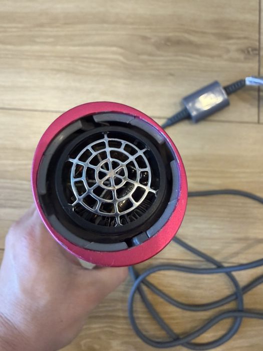 Сешоар Dyson за ремонт