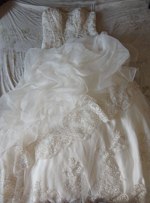 Vând rochie de mireasă
