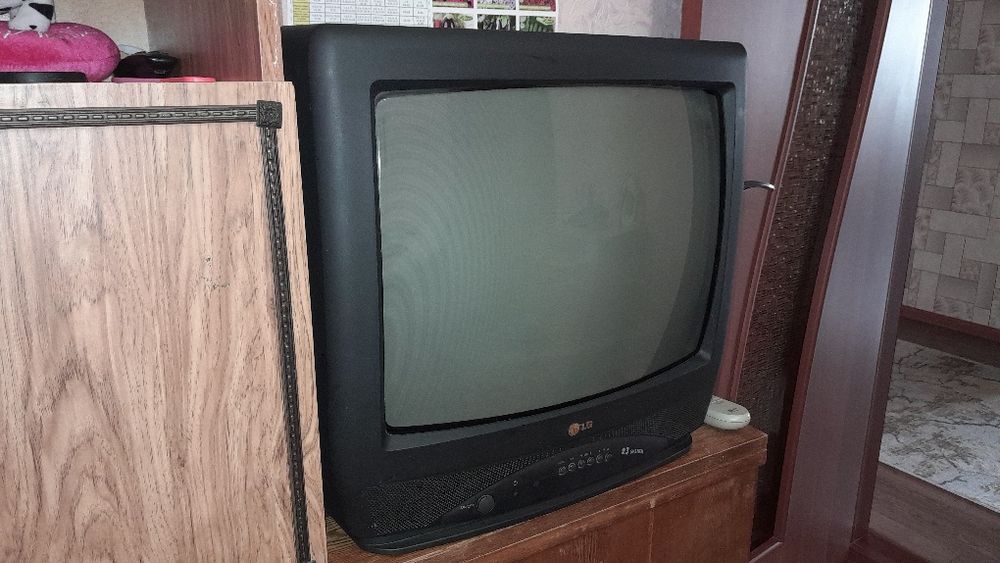 Телевизор б/у продам