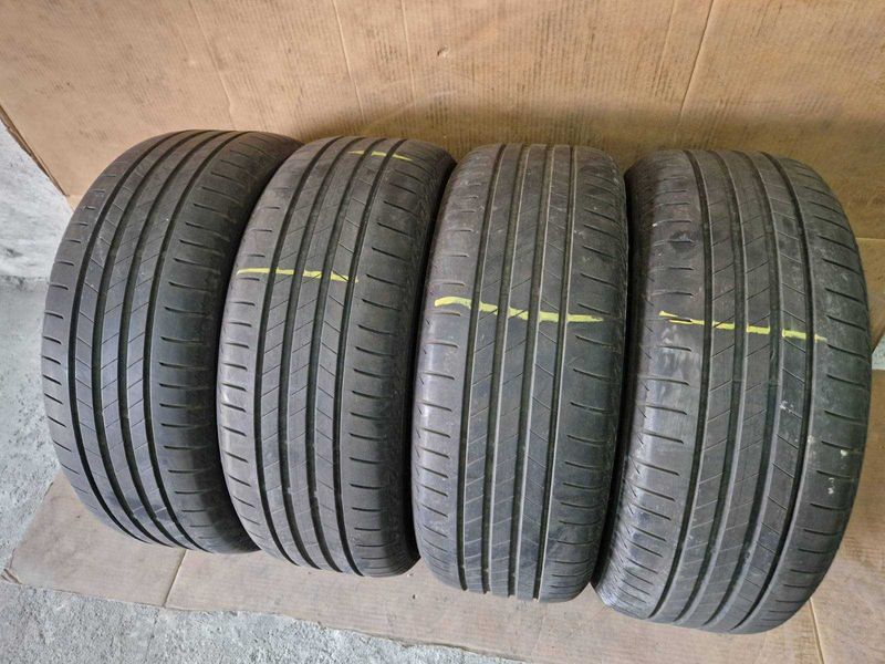 4 Bridgestone R17 225/55
летни гуми DOT0621