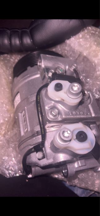 Новый оригинальный компрессор кондиционера DENSO DCP17102 (Mercedes)