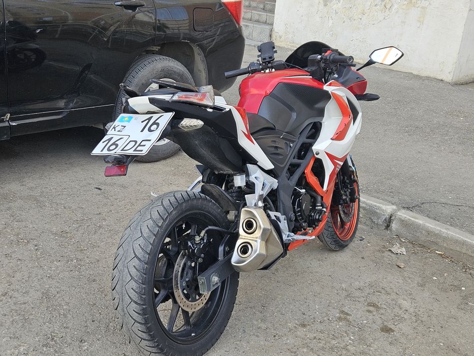 Мотоцикл RACER..