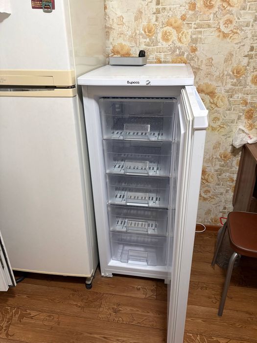 Продам морозильную камеру