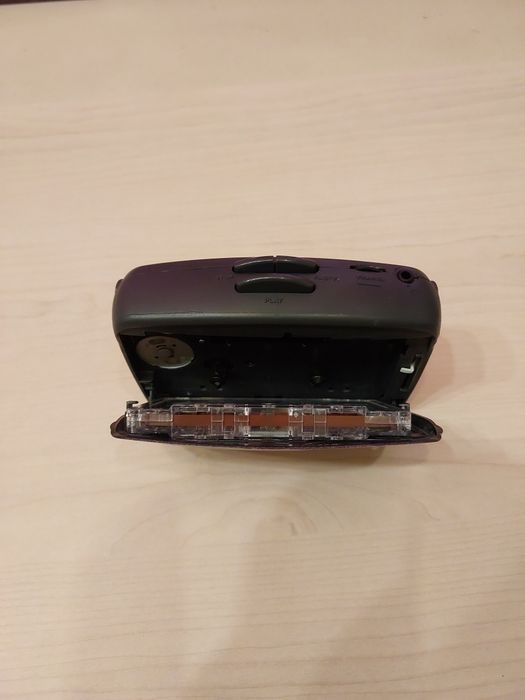 Walkman Stereo Cassette AM/FM radio Hauser ca nou.