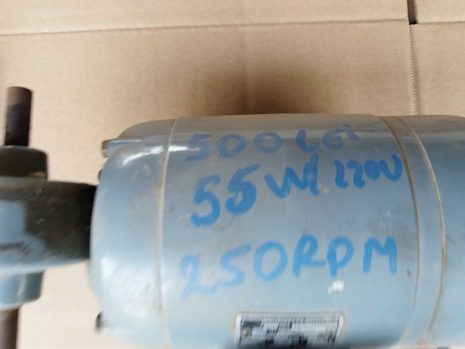 Reductor cu motor raport de 250 rotații pe minut