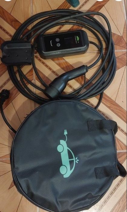 Anvelopa iarna  Barum 235 60 r18 si Charger EV