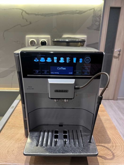 Кафемашина кафеавтомат каферобот Siemens EQ.6 Siemens EQ6-series 300