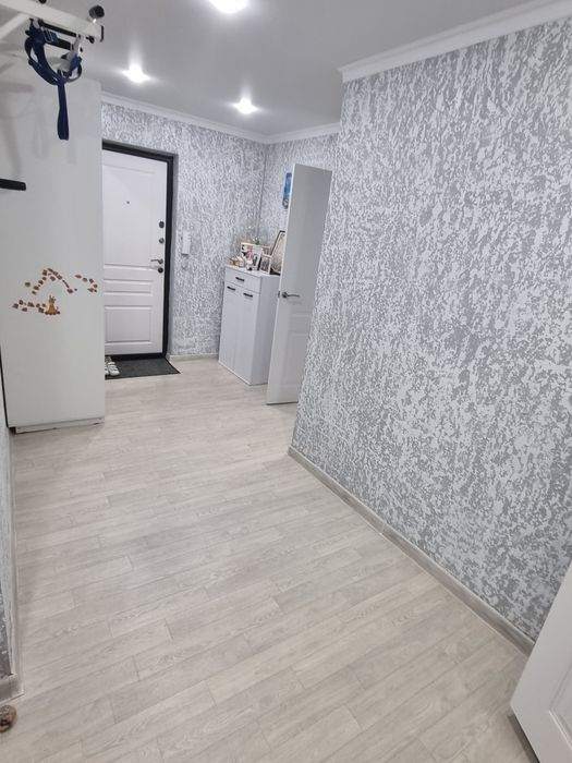 Продам 2 комн квартиру мкр Молодежный 17