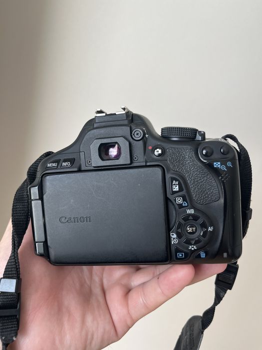 Canon 600d продам