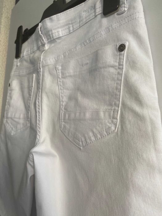 Pantaloni albi, capri/scurti/3/4, 'aboutyou', S/36