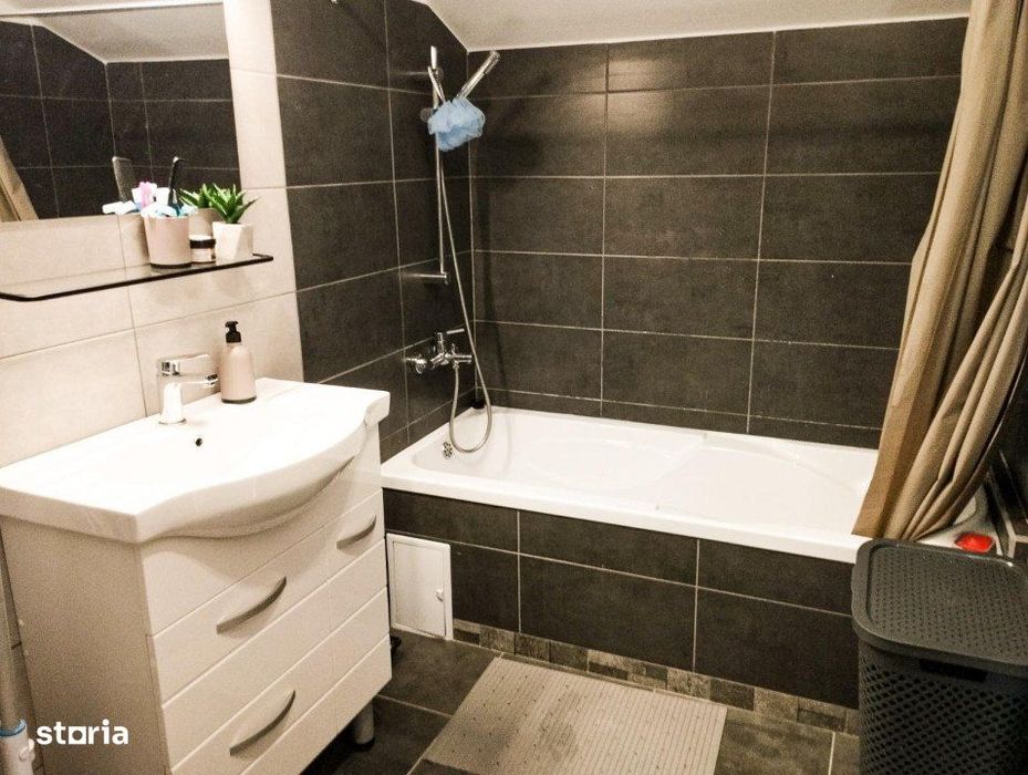Apartament 4 camere, 120mp, balcon, parcare, zona Stejarului