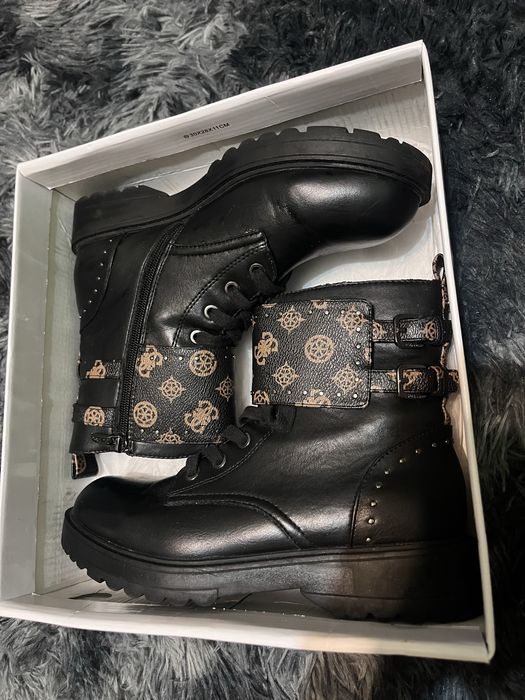 GUESS Оригинални дамски зимни боти