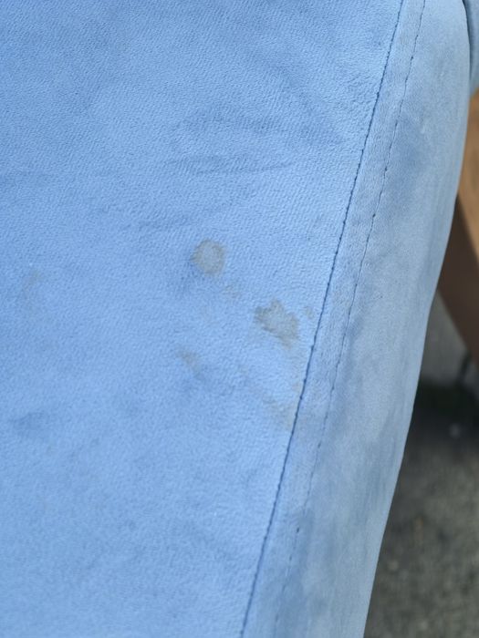 Продавам диван, столове и шкафове