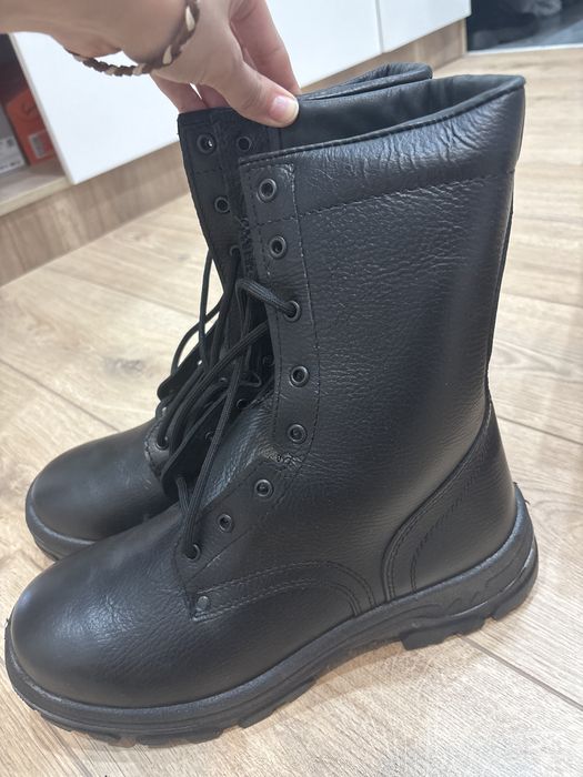 Продам Берцы новые