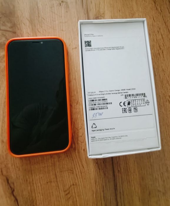 Продам Айфон ХР в корпусе 17 pro