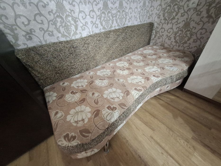 Продам диван тахта